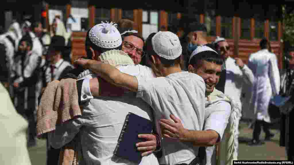 Ще одне популярне привітання з Рош га-Шана на івриті –  «Шана Това!» – тобто: «Гарного Вам року!»  