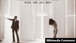 На обложке одного из своих альбомов Ник Кейв призывает отодвинуть небо прочь