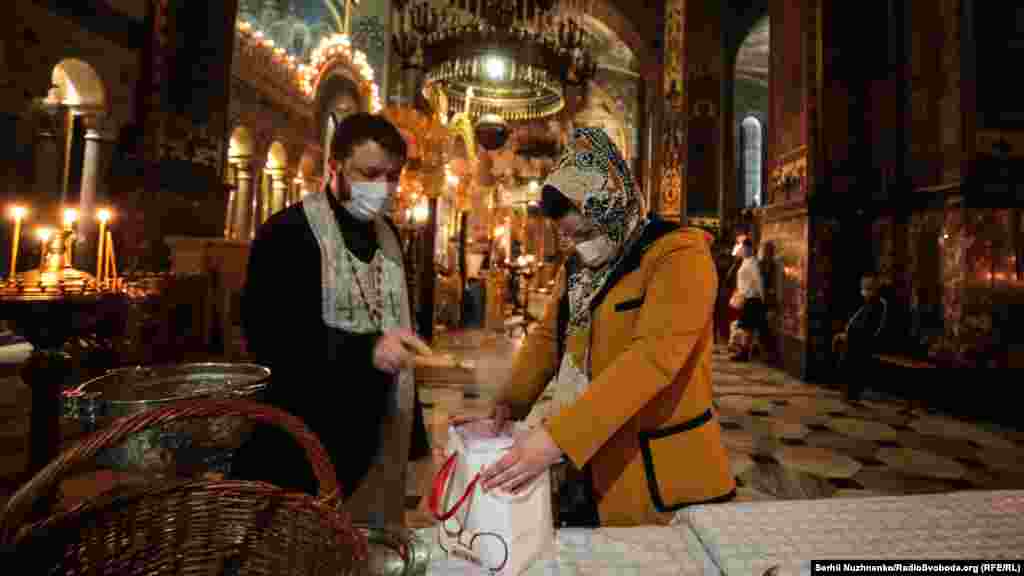 Великодня ніч у Володимирському соборі