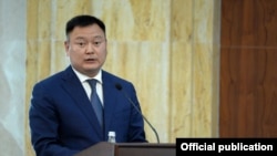 Зилалиев в Баткене сказал, что поддержит кандидата от власти Зилалиев в Баткене сказал, что поддержит кандидата от власти