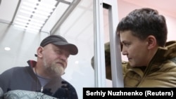 Надія Савченко і Володимир Рубан у суді з обрання останньому запобіжного заходу, 9 березня 2018 року