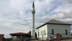 Дуа в Бахчисарае: пять братьев Умеровых провели ифтар для крымских мусульман (видео) Дуа в Бахчисарае: пять братьев Умеровых провели ифтар для крымских мусульман (видео)