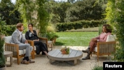 Принц Гарри и Меган Маркл во время интервью Опре Уинфри