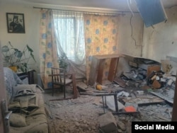 Наслідки руйнації в приватному будинку в східній Польщі після обстрілу російськими дронами 10 вересня 2025 року