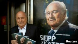 Колишній президент ФІФА Зепп Блаттер на презентації книжки про його діяльність на посаді