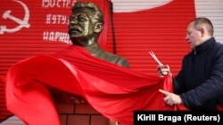 Открытие памятника Иосифу Сталину в Волгограде, декабрь 2019 г.