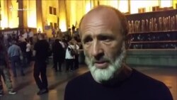 Чеченец и грузин вышли на акцию протеста в Тбилиси Чеченец и грузин вышли на акцию протеста в Тбилиси