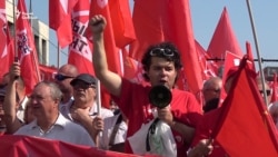 Москва раскололась на два протеста Москва раскололась на два протеста