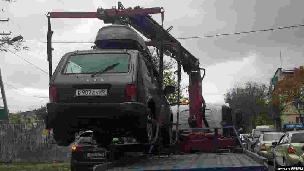 Для ликвидации заторов российские власти полуострова обещали внедрять  «новые технологии», по факту пользуются старыми – эвакуация