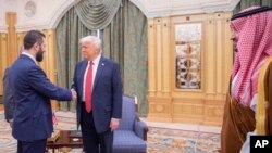 Sastanak američkog predsjednika Donalda Trumpa i novog sirijskog lidera Ahmada al-Sharaae u prisustvu saudijskog princa Mohameda bin Salmana.
