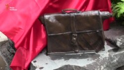 Скульптура чиновнику замість меморіалу загиблим у війні на Донбасі? (відео) Скульптура чиновнику замість меморіалу загиблим у війні на Донбасі? (відео)