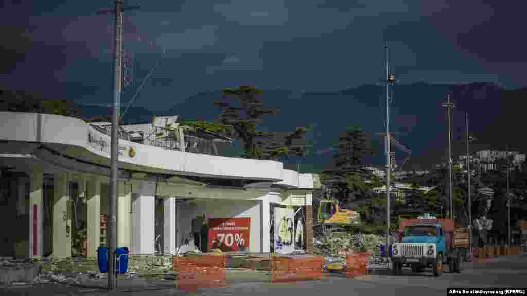 Согласно решению «суда», у ПУМБа был шанс демонтировать объект самостоятельно, чего не случилось