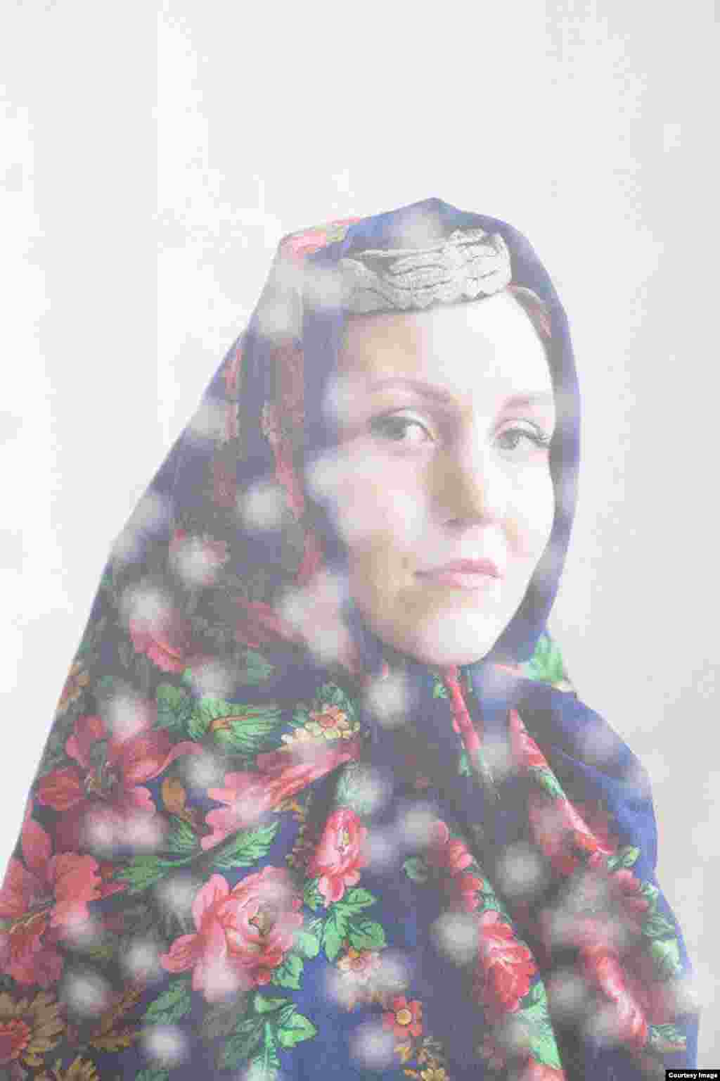 Света, 28 лет:  "У меня бабушка очень верующая. Она брала меня с собой в мечеть, но меня это особо не тронуло, я не очень близка с исламом"