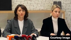 ფოტოზე მარცხნიდან მარჯვნივ: ეკა გიგაური („საერთაშორისო გამჭვირვალობა-საქართველო“) და ნინო ლომჯარია („საქართველოს ევროპული ორბიტა“)