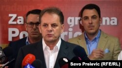 Istragu o novcu sa video snimka zahtjeva i sam akter, bivši gradonačelnik Podgorice, a sadašnji generalni sekretar predsjednika Crne Gore Slavoljub Stijepović (na fotografiji u prednjem planu)