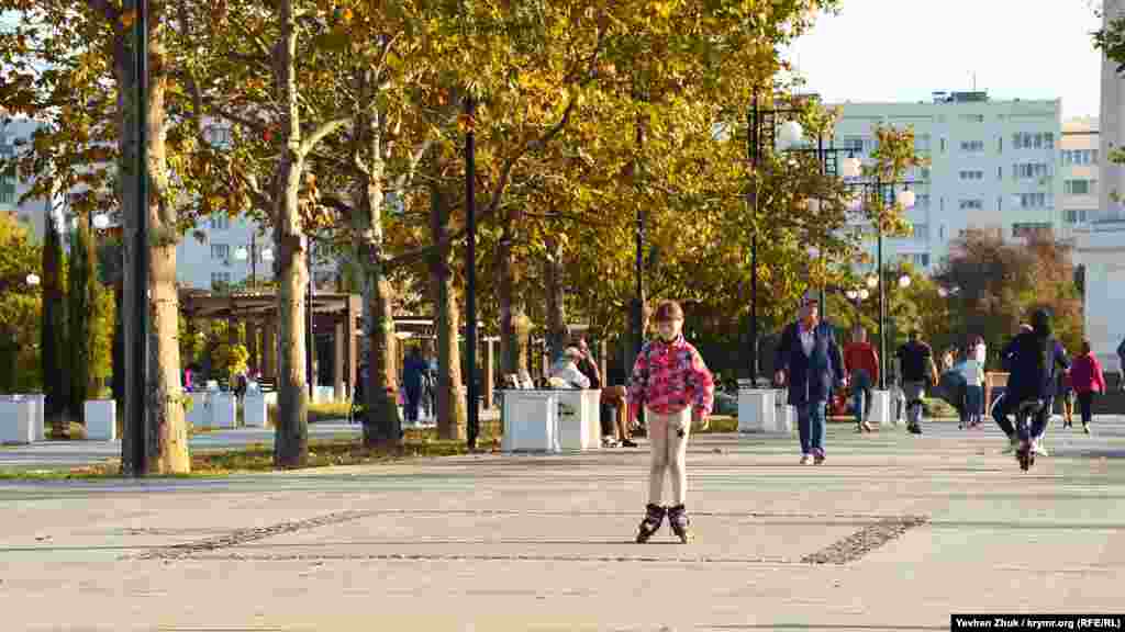 Діти «озброїлися» роликами, самокатами і велосипедами