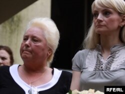 Мати та дружина зниклого журналіста Ольга Завадська і Светлана Завадська