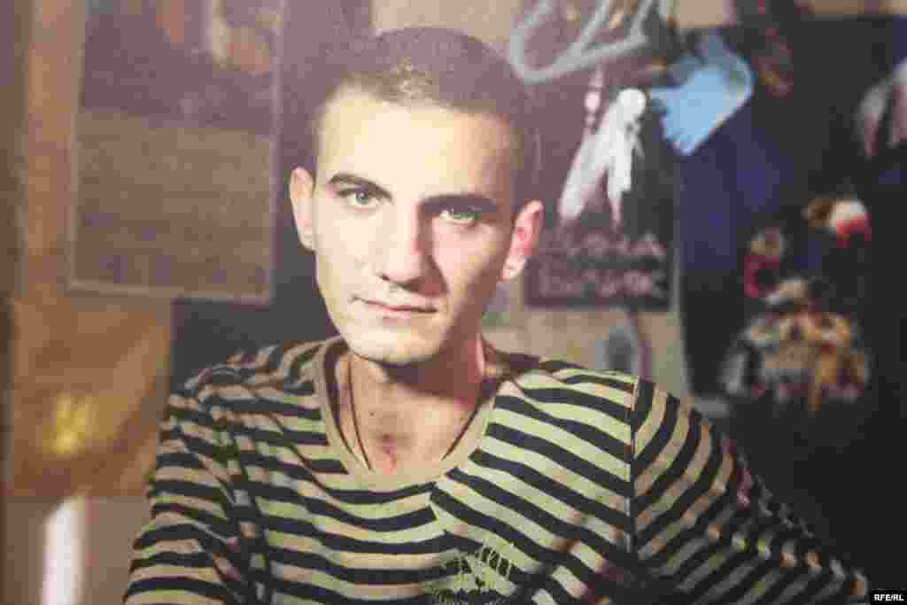 Василь Петринко. Поранений під Зеленопіллям, був полонений. Черепно-мозкова травма, 3 тидні коми, втрата пам'яті. Фото Олександра Чекменьова