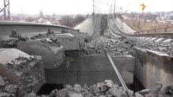 У Маріуполі підірвали міст У Маріуполі підірвали міст