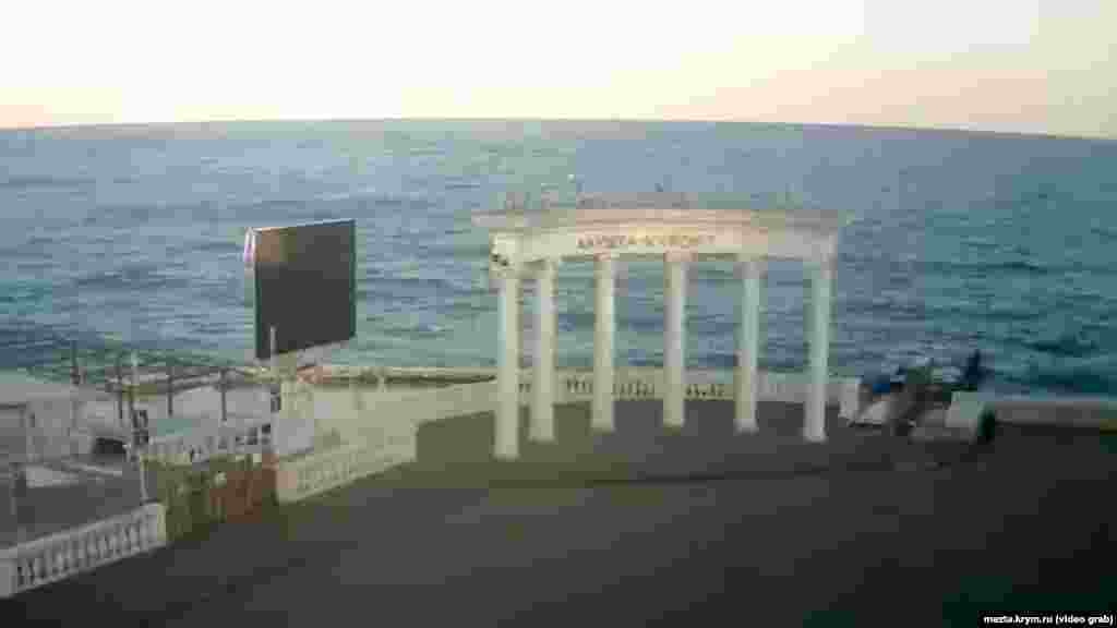 На набережной Алушты – никого