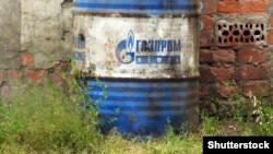 Проєкт санкцкійного пакету містить пропозицію заборонити прямо чи опосередковано купувати, імпортувати чи транспортувати сиру нафту та нафтопродукти