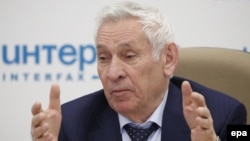 Саламбек Хаджиев говорит о ситуации в Чечне на пресс-конференции 10 марта, 2016 года