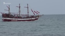 Мусор и сорняки: как живет крымская родина поэта Волошина (видео) Мусор и сорняки: как живет крымская родина поэта Волошина (видео)