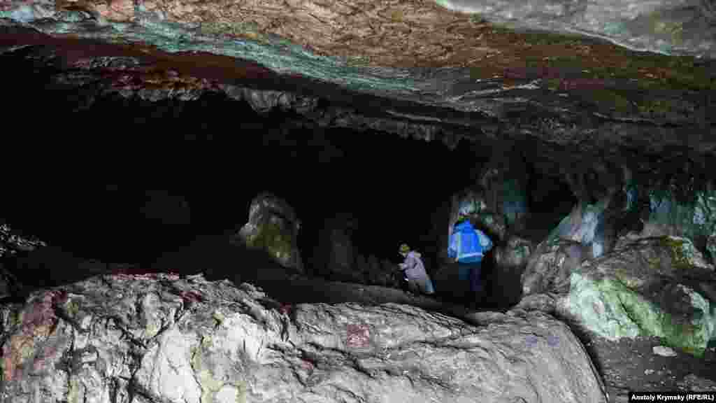 Археологи считают, что в пору раннего железа Ени-Сала II использовали как языческое скотоводческое святилище