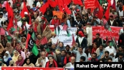 وزیر د نومبر پر ۲۹مه د پاکستان د زده کوونکو د یووالي په لاریون کې ګډون کړی وو