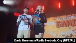 Вікторія Жуковська і М’яч Дредбол, ведучі фестивалю