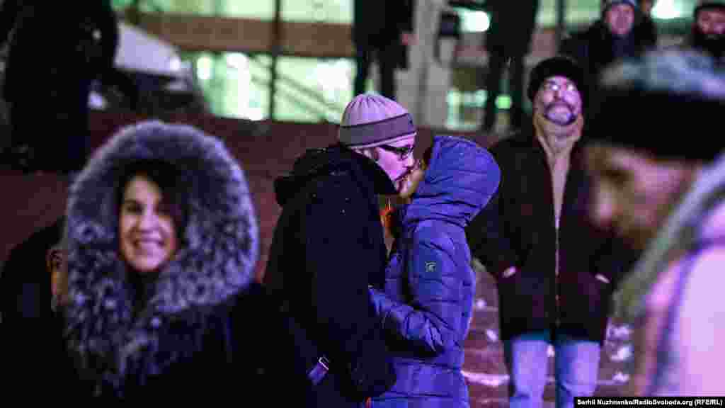 Ханука означає «освячення», «новосілля». Це свято чистоти і перемоги світла над пітьмою, воно вчить людей ніколи не впадати в розпач