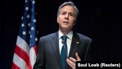 Державний секретар США Ентоні Блінкен виступив під час прес-конференції Ісландії в концертному залі Harpa в Рейк'явіку, Ісландія, 18 травня 2021 року