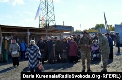 КПВВ «Майорськ». Черга на вхід на підконтрольну територію