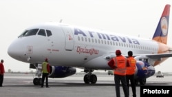 В апреле 2011 года компания "Армавиа" получила первый самолет Sukhoi Superjet-100
