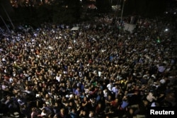 Стамбул. Люди, які вийшли на підтримку влади Ердогана