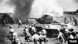 Советские войска во время Курской битвы, 1943 год. Архивное фото