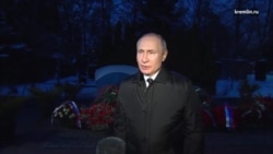 Путин на могиле Ельцина Путин на могиле Ельцина