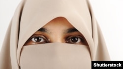 Godinama u Kirgistanu traju žustre javne rasprave o nikabu.