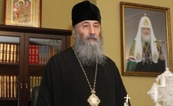 Голова УПЦ (Московського патріархату) митрополит Онуфрій (Березовський) у своїй резиденції в Києво-Печерській лаврі. А на стіні – портрет Московського патріарха Кирила, глави Російської православної церкви. Київ, 4 січня 2017 року
