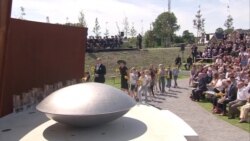 В Нідерландах відкрили меморіал пам’яті жертв рейсу МH17 (відео) В Нідерландах відкрили меморіал пам’яті жертв рейсу МH17 (відео)