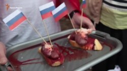 Крымчане устроили «кровавое гостеприимство» для российского посла (видео) Крымчане устроили «кровавое гостеприимство» для российского посла (видео)