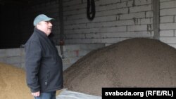 Фермер Євген Ярашевич із села Книшевичі. Польща, 6 листопада 2017