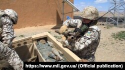 Українські військові в Афганістані (на фото) були повністю виведені звідти ще на початку червня