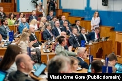 Premijer Milojko Spajić sa dijelom članova Vlade na premijerskom satu, jul 2025.