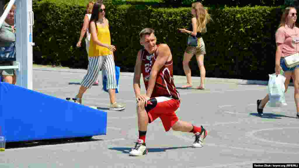 Перед грою обов'язково потрібно розім'ятися