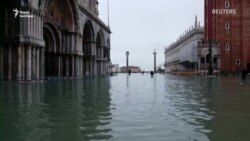 У Венеції оголосили надзвичайний стан, а комусь радість поплавати біля Святого Марка – відео У Венеції оголосили надзвичайний стан, а комусь радість поплавати біля Святого Марка – відео