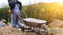 Право на дію | Робота за кордоном: безпечна і не зовсім  Право на дію | Робота за кордоном: безпечна і не зовсім