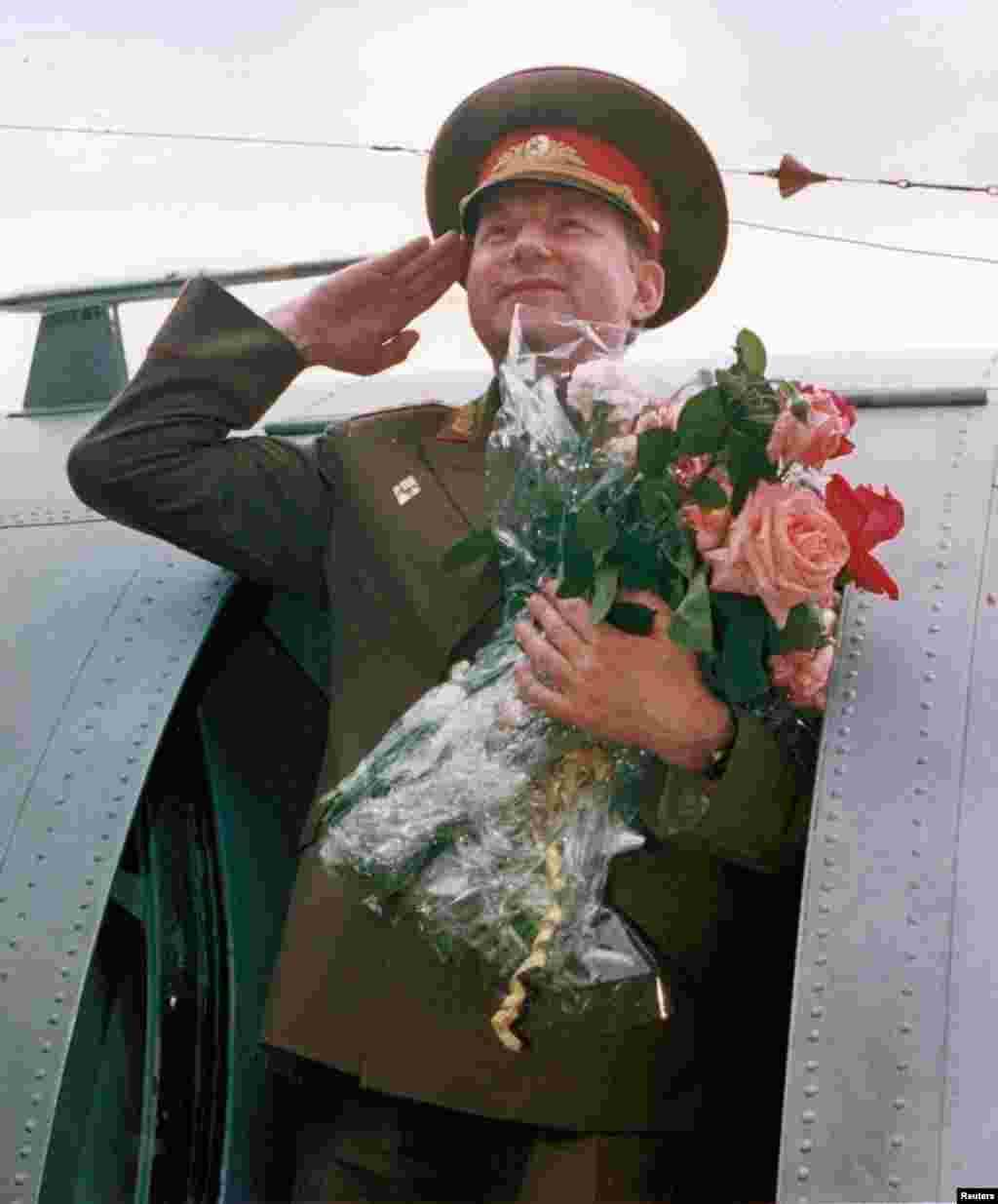 Генерал Эдуард Воробьев во время вывода советских войск из Чехословакии – 27 июня 1991 года.  