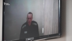 Навальный оставлен на учете как склонный к побегу Навальный оставлен на учете как склонный к побегу