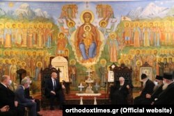 Прем’єр-міністр України Денис Шмигаль і католикос-патріарх усієї Грузії Ілля ІІ. Тбілісі, 3 червня 2021 року